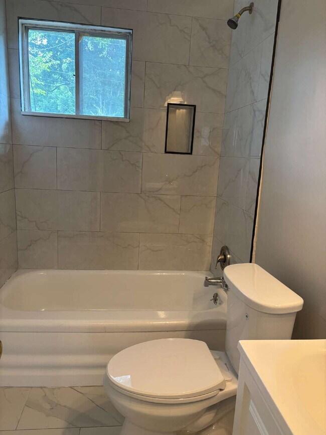 "Charming 3-Bedroom Gem on Winfield Road - Cozy Comfort Awaits in 966 Sq Ft!"