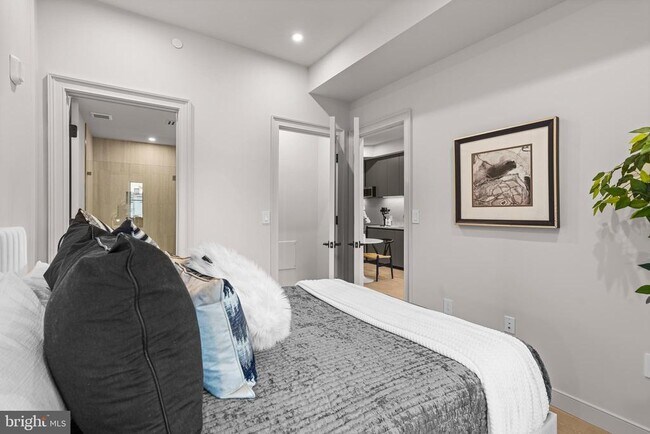 Photo - 2121 Ward Pl NW Unit 401