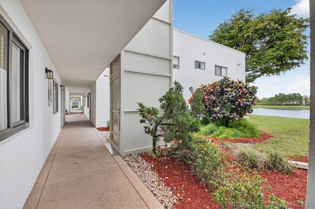 Photo - 15109 Ashland Dr Unit 323