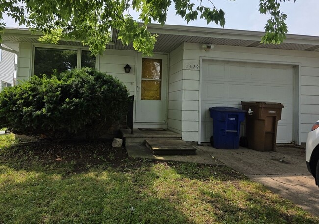 Building Photo - 1527-1529 Greendale St Rental