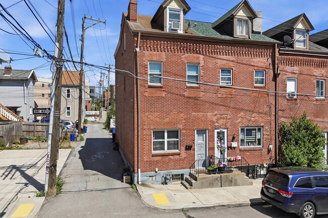 Photo - 111 Pearl St