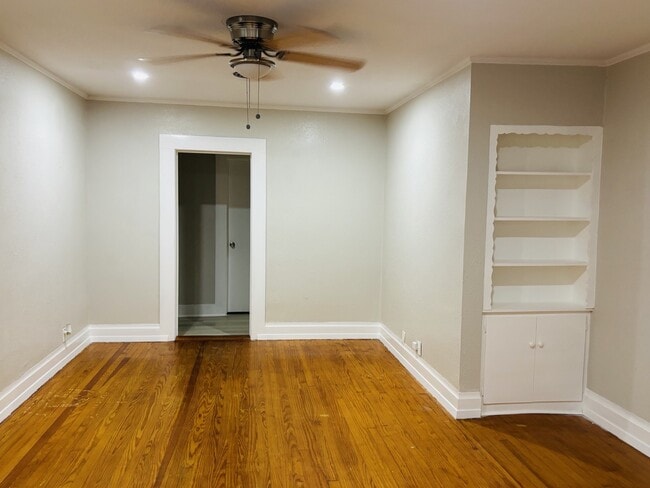 Photo - 102 E Fort Worth St