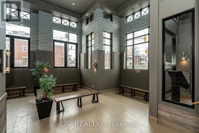 Photo - 429 Kent St Unité 104