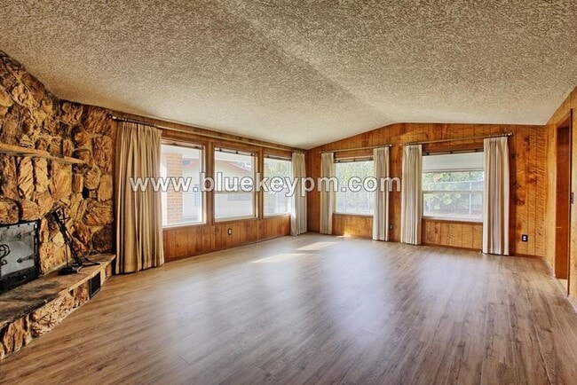 Photo - Amazing Holiday House!!! 3 Bed, 2.5 Bath ...