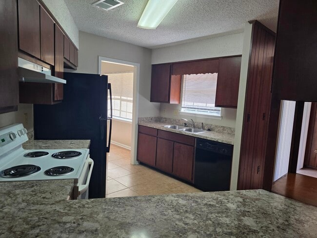 Photo - 309 Somerset Dr