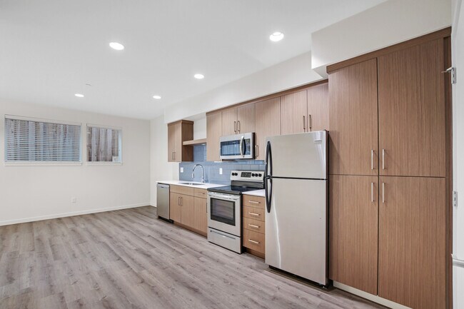 Photo - 5959 S Virginia Ave Unit 203