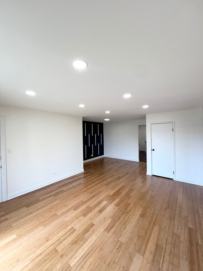 Fotografía del edificio - 9468 Bay Colony Dr Unidad 3N