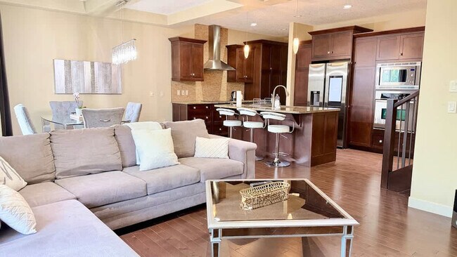 Photo - 248 Aspen Hills Close SW Unit SI ID1593885P