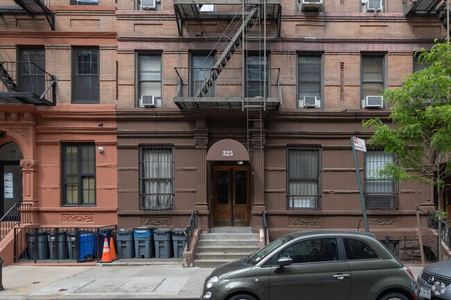 Photo - 325 E 93rd St