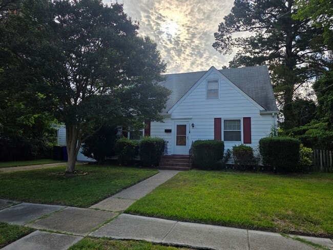 Photo - Larchmont