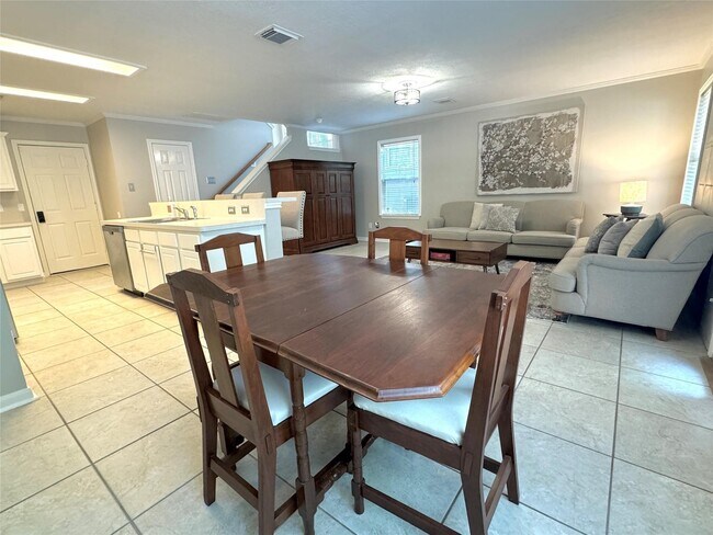 Photo - 195 Blushwood Pl