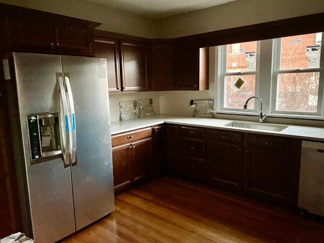 Updated kitchen - 209 N Brandywine Ave Unidad 1