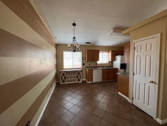 Photo - 3 Bedroom 2 bath with Garage