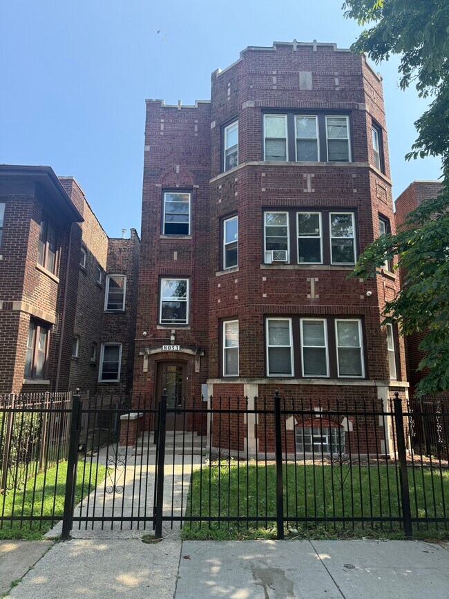 Photo - 8053 S Champlain Ave