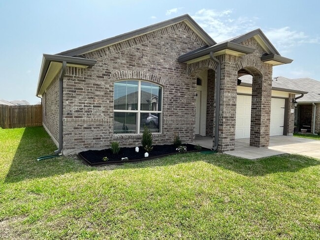 Photo - Available Now | Modern Single-Story 3 Bed, 2 Bath | Separate Office/Den | Big Yard | Pet Restrict...