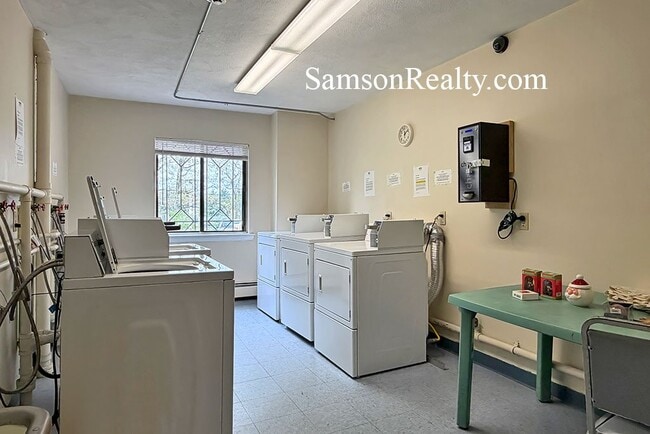 Photo - 756 Quaker Ln Unit 210