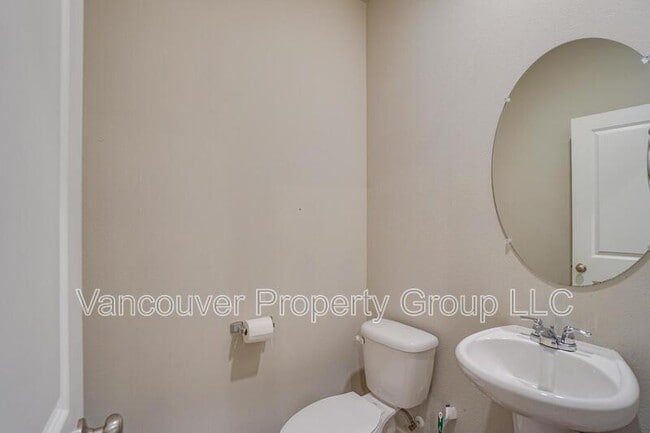 Photo - 9448 N Chestnut St