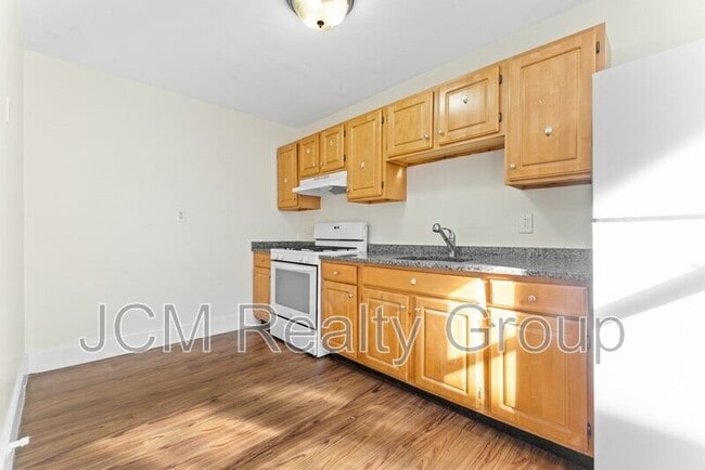 Building Photo - 11 Victory Rd Unit U33 / 3rd Floor Rental