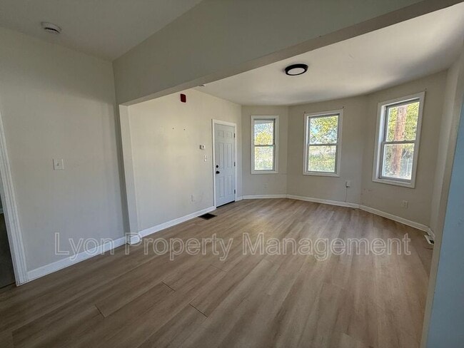 Photo - 204 Chapin Ave Unit 1F