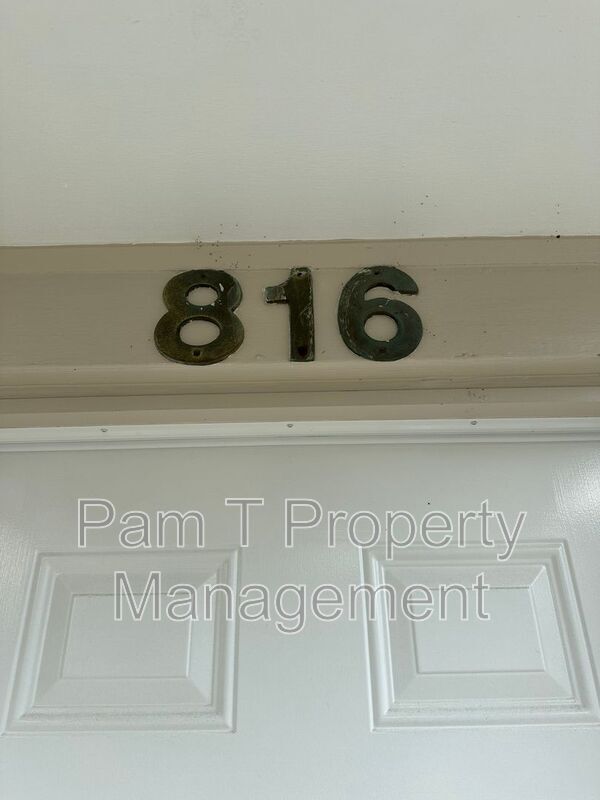Photo - 816 Ott St