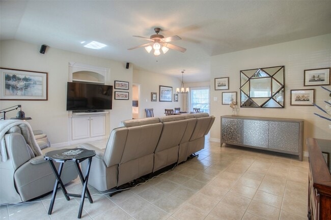 Photo - 824 Cherry Hills Dr