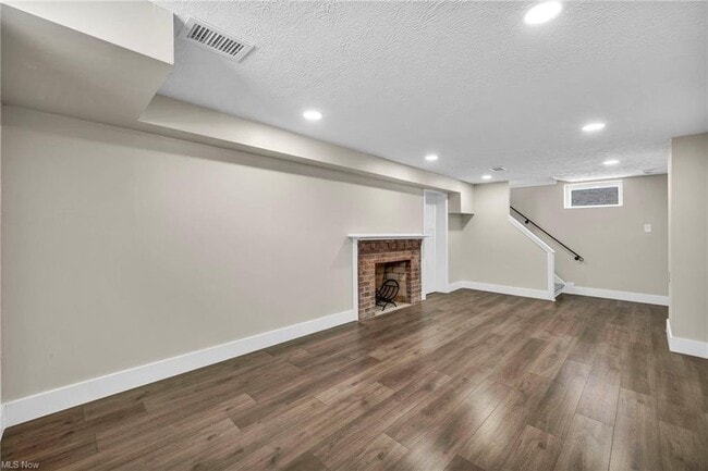 Photo - 3630 Raymont Blvd