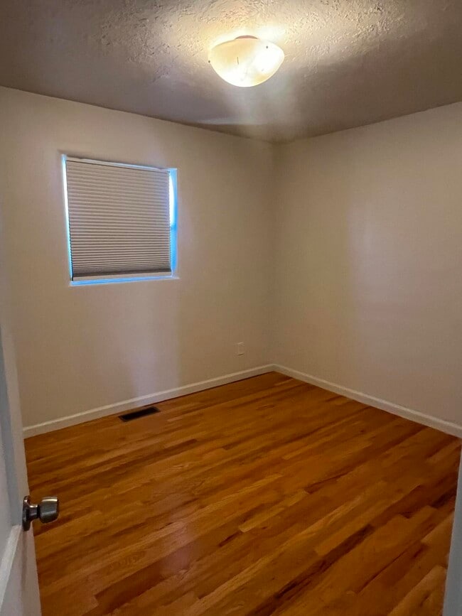 Photo - 1020 Quincy St SE