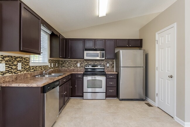 Photo - 111 Hunter Pl