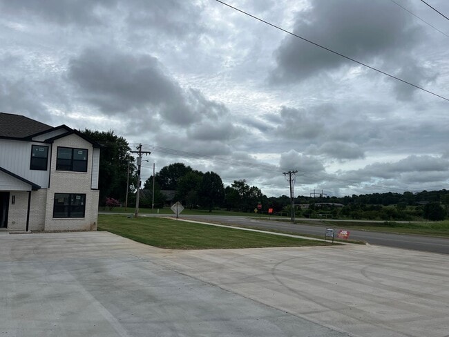 Photo - COX-NORTHRIDGE DR-3 Unit A