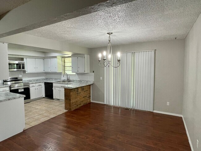 Photo - 6712 NW 18th Cir