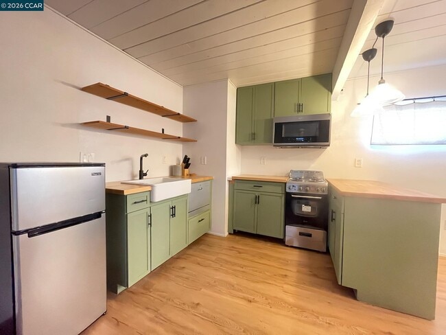 Photo - 924 E Meadow Ave Unit ADU