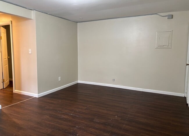 Photo - 179 Jersey St Unit Lower