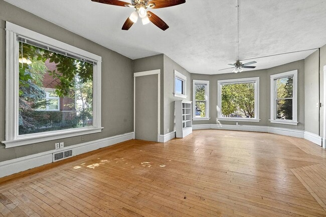 Photo - Freemont Duplex Unidad Lower