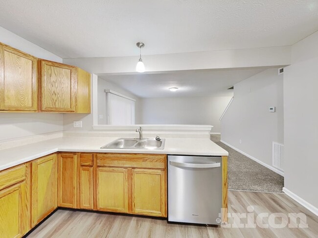 Photo - 1640 Composer Way