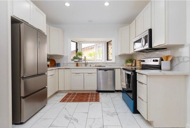 Photo - Beautiful Home in Royal Summit