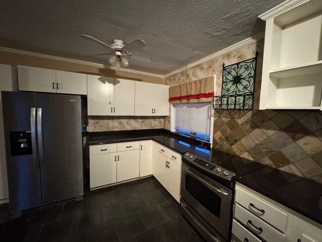 Photo - Spacious Speegleville Home