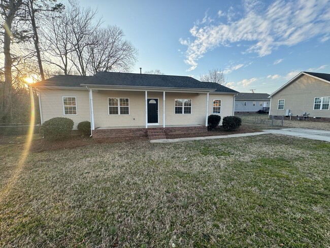 4bd/2ba Newer Home Close to Hwy 3 & Downto... - 4bd/2ba Newer Home Close to Hwy 3 & Downto...