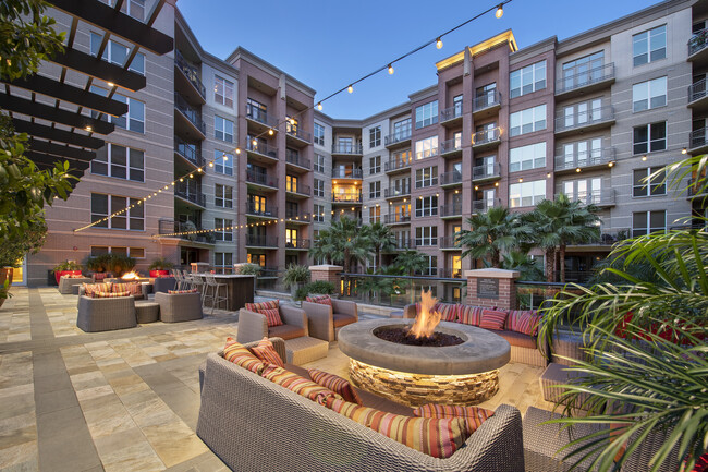 Outdoor Lounge - Gables Post Oak Apartments