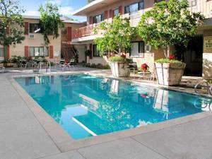 Photo - Executive House Apartments