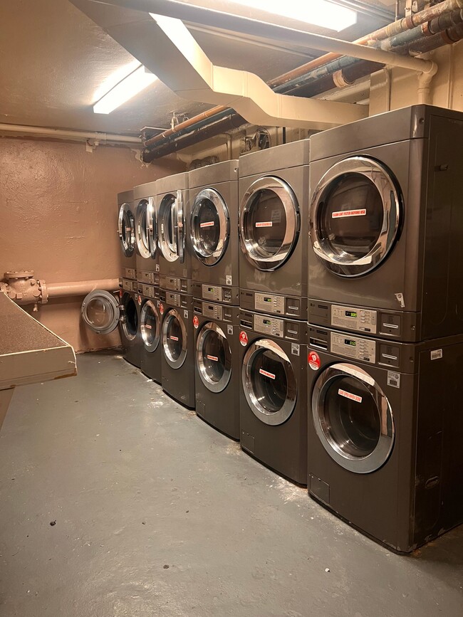 33 S Munn Ave Unit 2E
