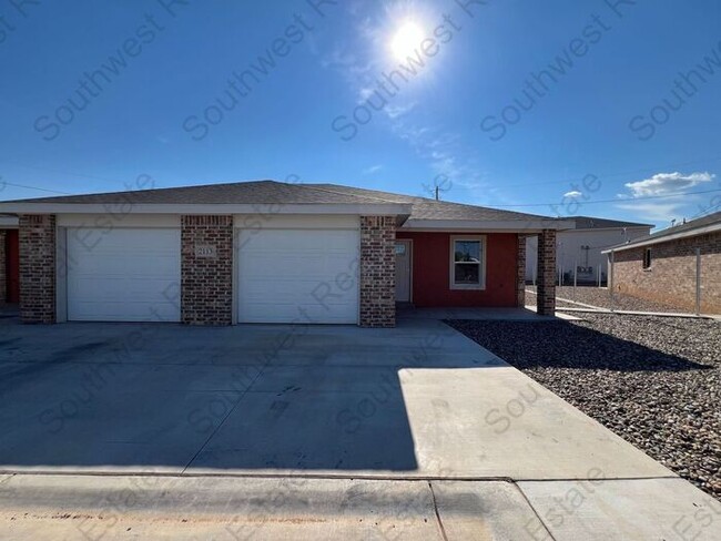 Brand new 2 bedroom 2 bath duplex - Brand new 2 bedroom 2 bath duplex House