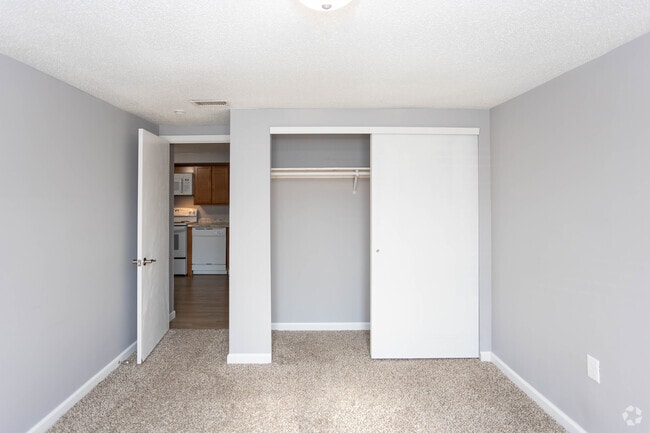 1BR, 1BA - 550SF