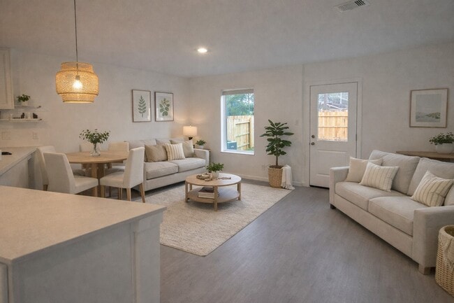 Building Photo - 21301 Carosella Dr