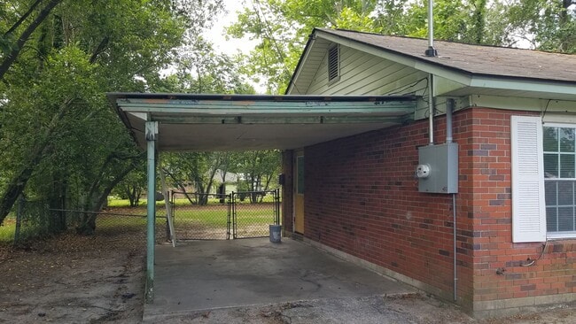 Photo - 3 Bedroom/1 Bath Home in Valdosta