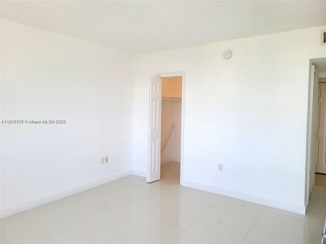 Photo - 10350 W Bay Harbor Dr Unit 5L