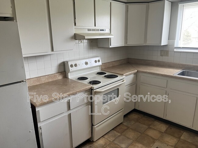 Photo - 2119 Saratoga Dr Unit Apt 3