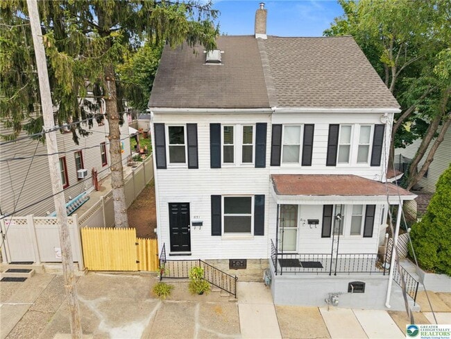 Photo - 821 Jackson St