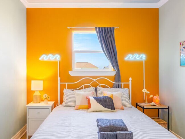 Building Photo - 986 Bahama Dr