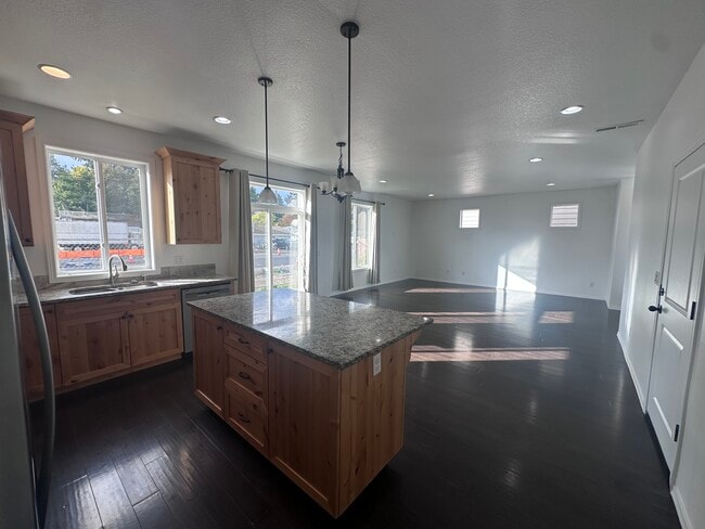 Photo - 13700 NE 64th Cir