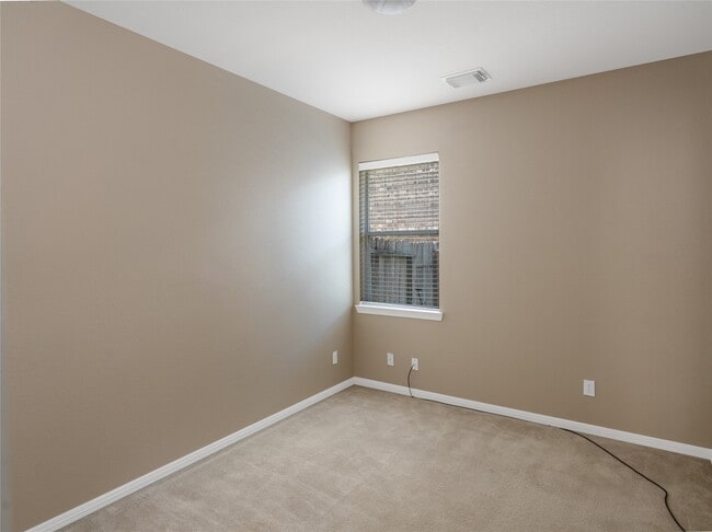 Photo - 962 Umbria Ln